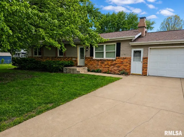 701 Somerset Dr, Metamora, IL 61548