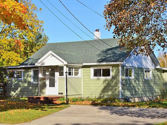 2nd image of 205 W Hurlbut St