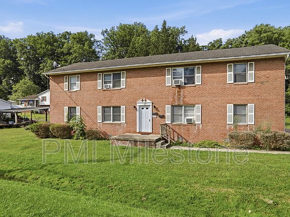 3rd image of 131 Biser St #2