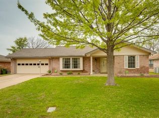 2029 Cimarron Trl, Hurst, TX 76054