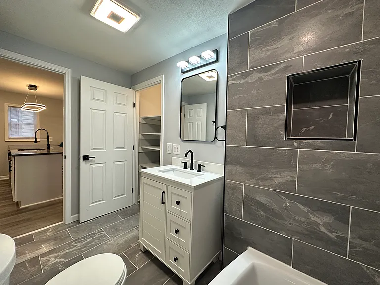 127 Henderson St #2 — Photo 30