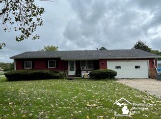 8948 Whiteford Rd, Ottawa Lake, MI 49267