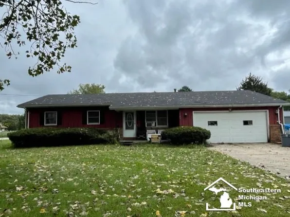 8948 Whiteford Rd, Ottawa Lake, MI 49267