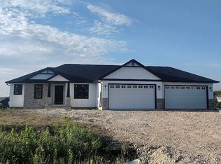 N8326 Beachview Dr, Fond Du Lac, WI 54937