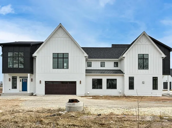 498 Bastle Wynd #10, Port Washington, WI 53074