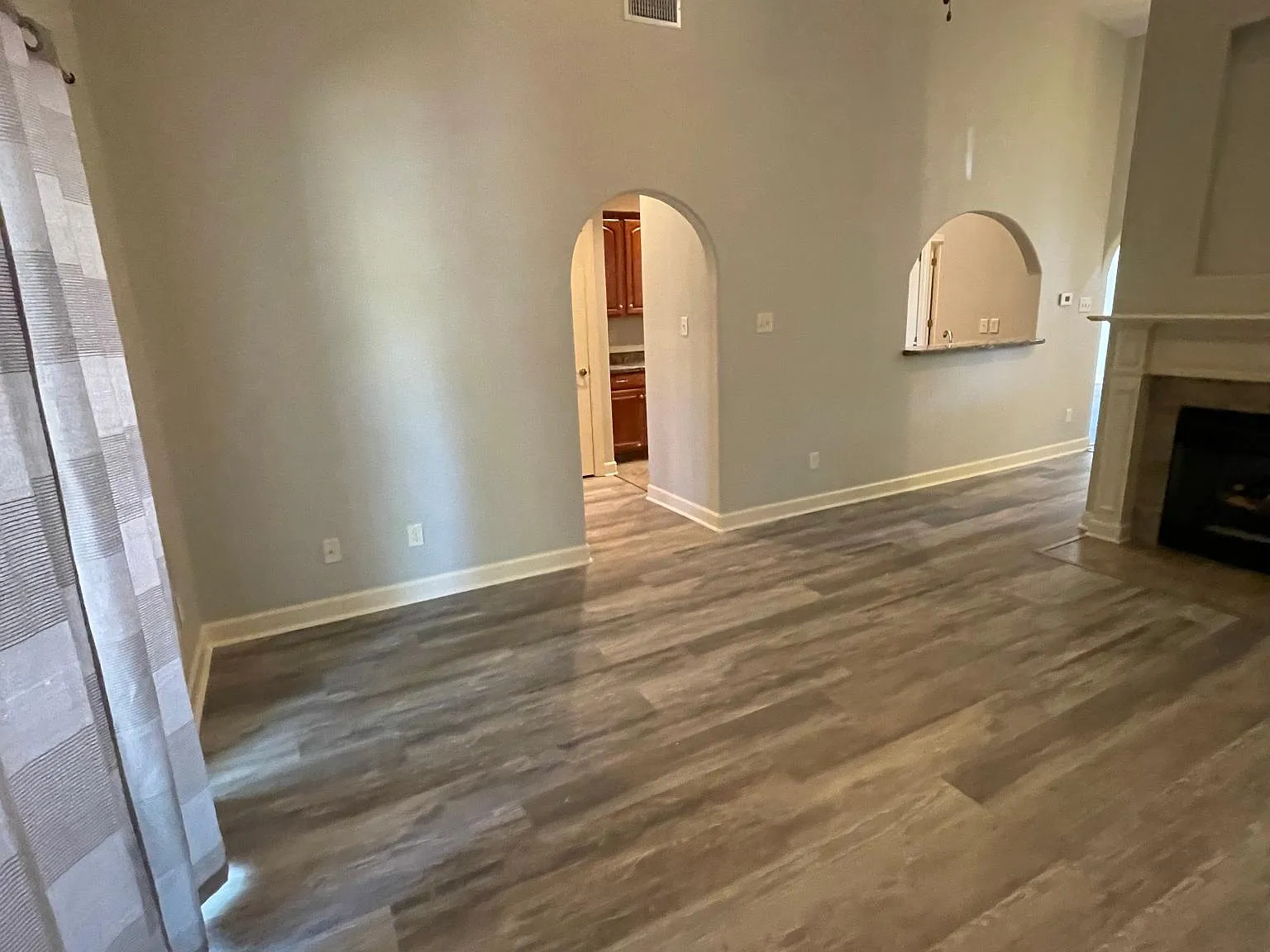301 Kings Row Dr — Photo 4