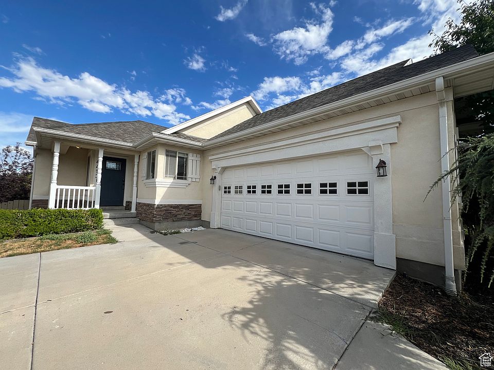 1st image of 4413 N Chestnut Oak Dr