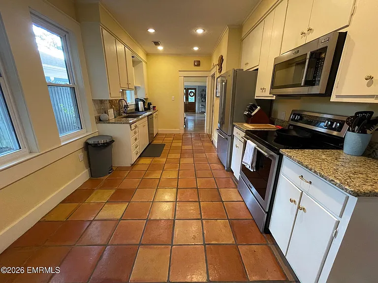 2503 34th St — Photo 7
