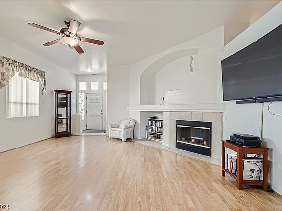 5th image of 1524 Emerald Peak Ave