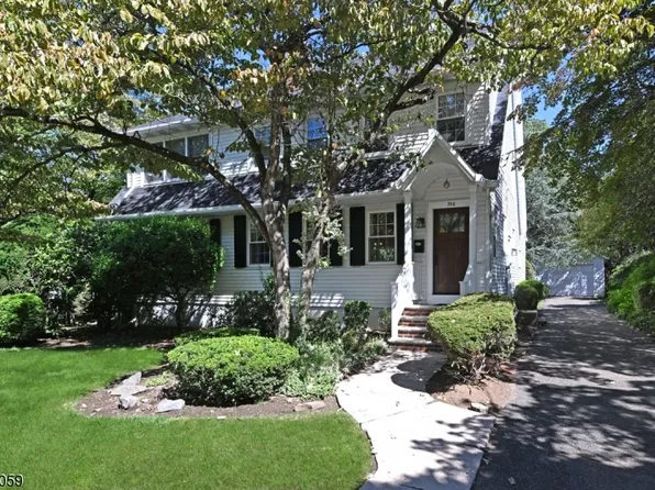 740 Midland Rd, Oradell Boro, NJ 07649