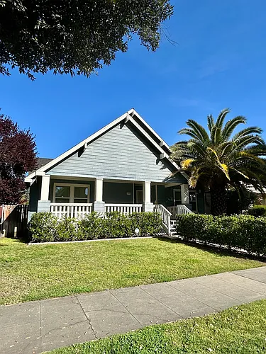 240 N Van Ness Ave Photo 1