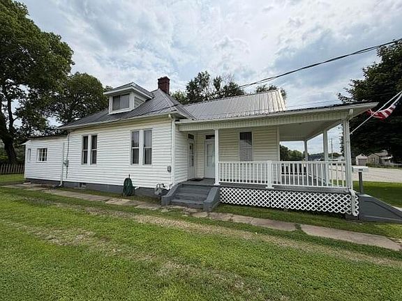 3rd image of 580 E Main St