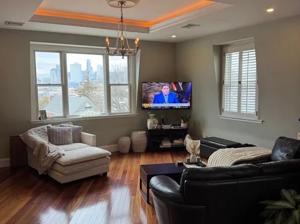 176 Dorchester St #3, Boston, MA 02127