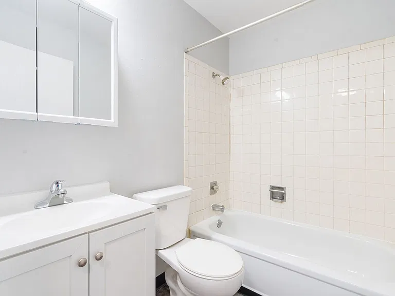 Breckenridge Davenport Apartments — Photo 51