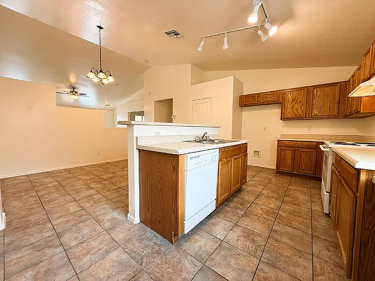 8062 W North Ln #109THDR — Photo 12