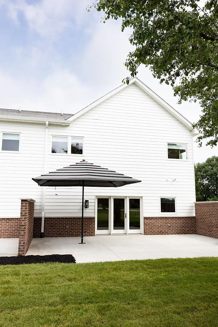 301 W. Short — Photo 2