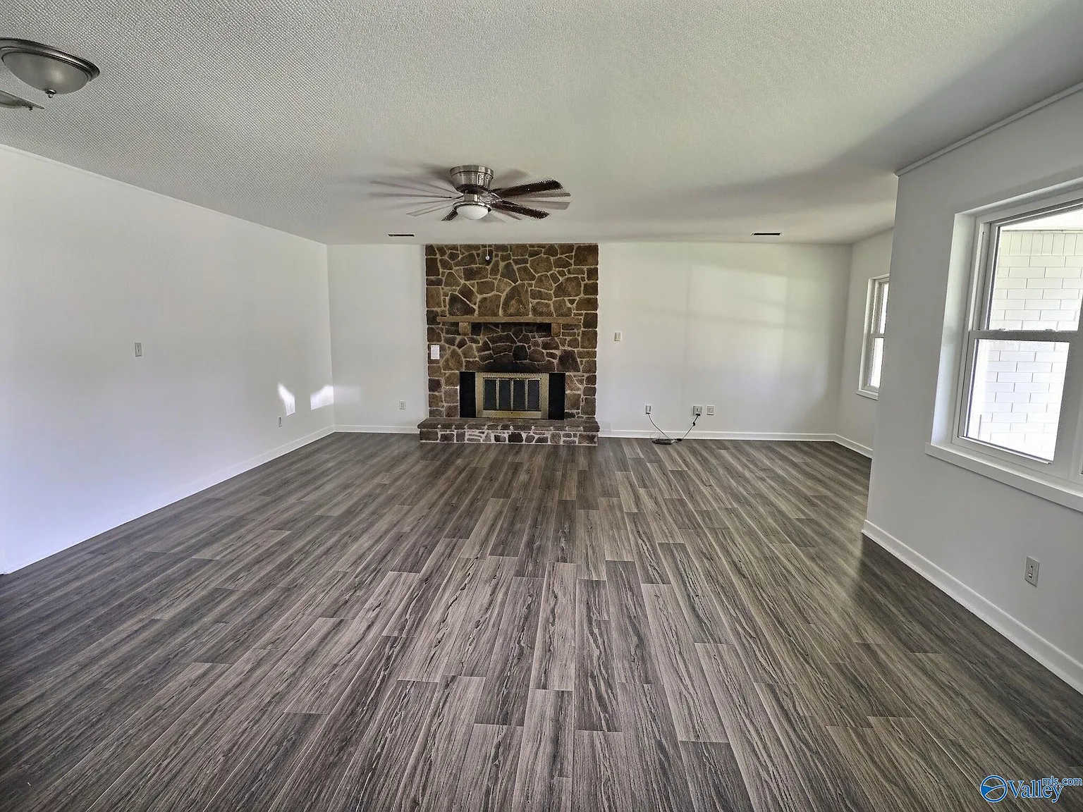 3 bed, 1.5 bath, 1536 sqft, $1,450 — Photo 3