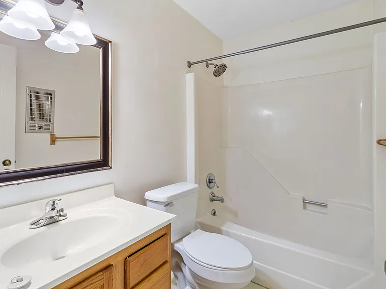35 Hamburg Dr — Photo 23