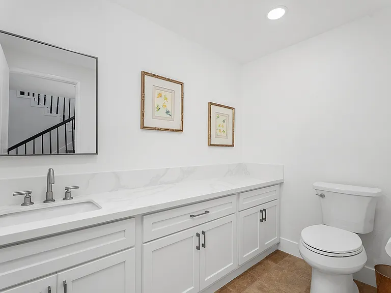 4051 Mistral Dr — Photo 18