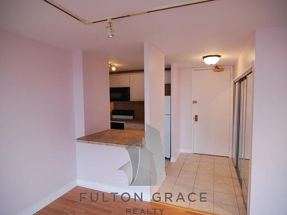 4th image of 4343 N Clarendon Ave #Fl5