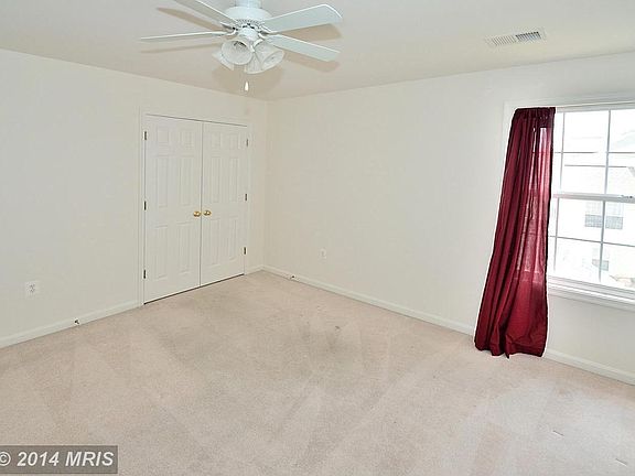 4th image of 28 Pinehurst Ln