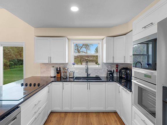 3rd image of 1087 Stillmeadow Ln