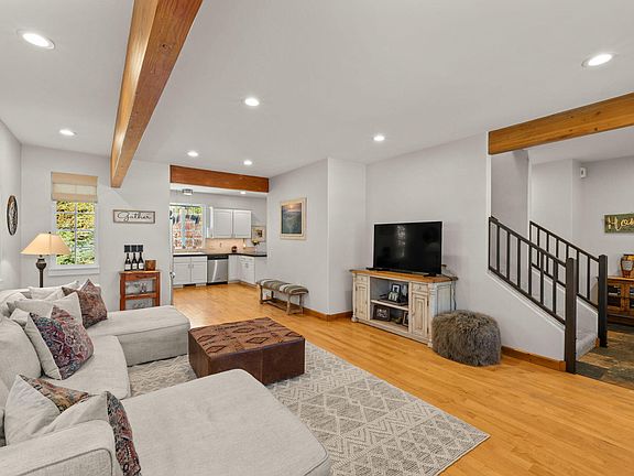 4th image of 320 Cranbrook Rd
