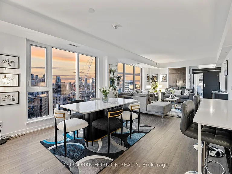 20 Edward St #Penthouse 1 — Photo 1