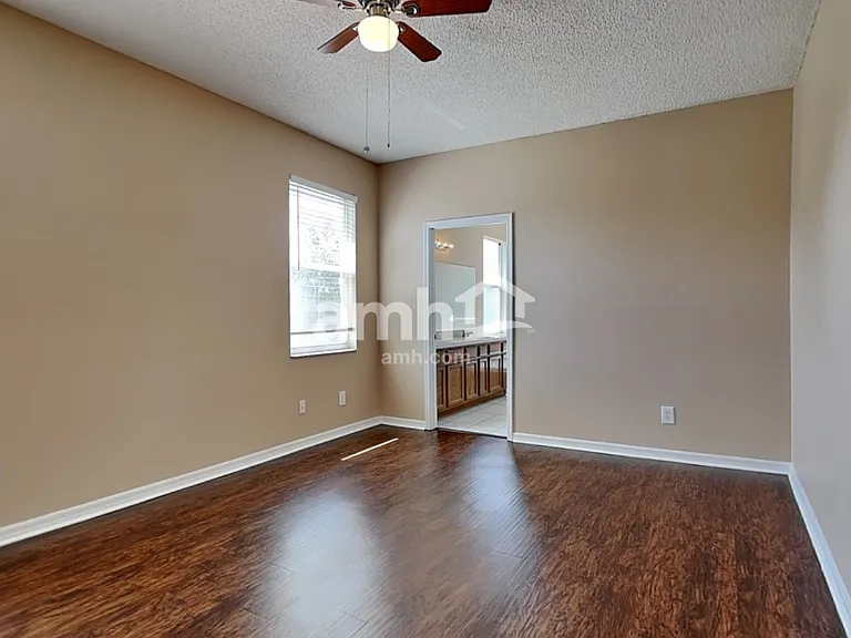 443 Sand Ridge Dr — Photo 11