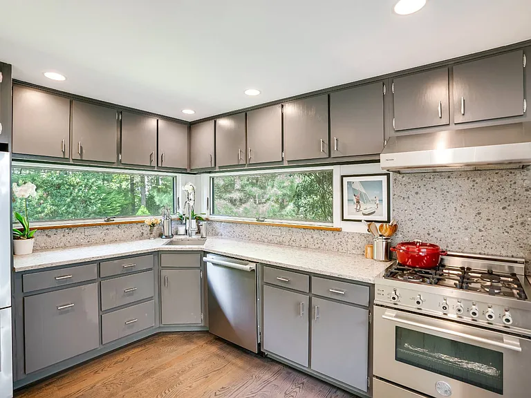 21 Prospect Blvd — Photo 10
