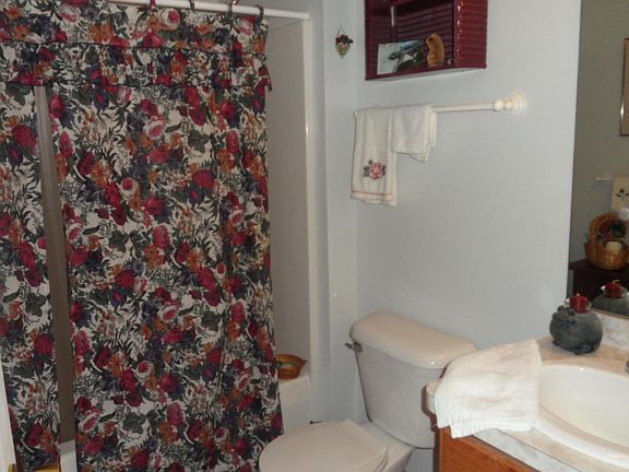 4th image of 25 Berry Dr