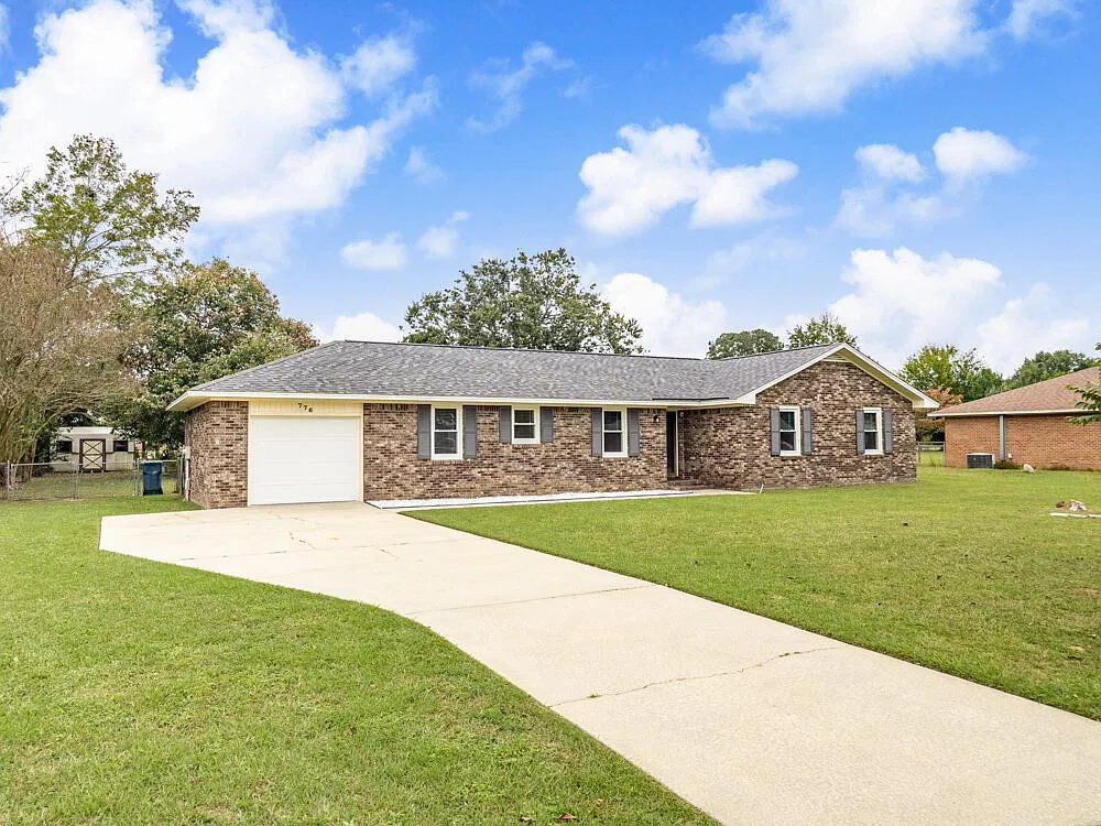3 bed, 2.0 bath, 1587 sqft, $1,800 — Photo 2