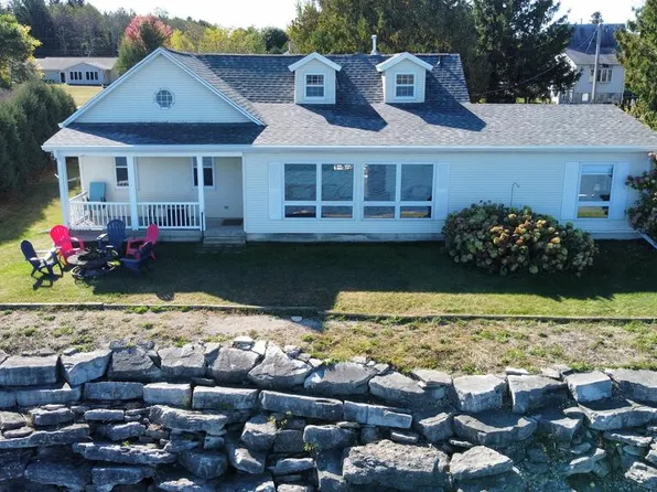 853 Circle Ridge Cir, Sturgeon Bay, WI 54235