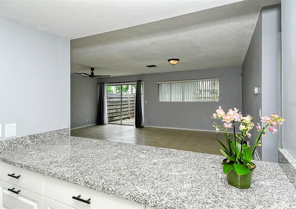 1003 Longfellow Cir Sarasota, FL Zillow Apartments for Rent in Sarasota
