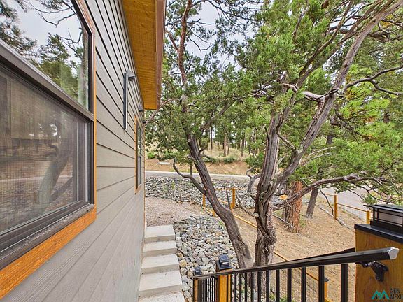 2nd image of 510 Mountain High Cir