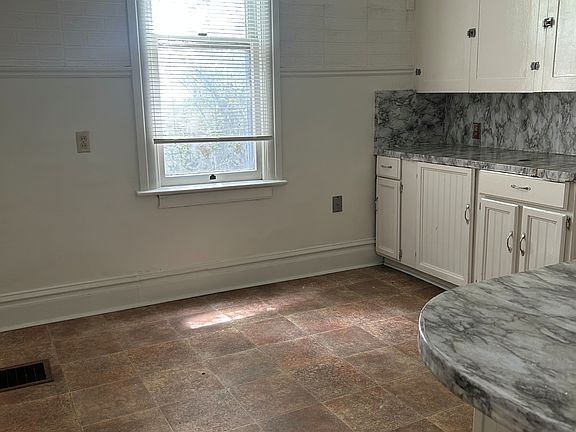 5th image of 227 N Spencer Ct #224-A