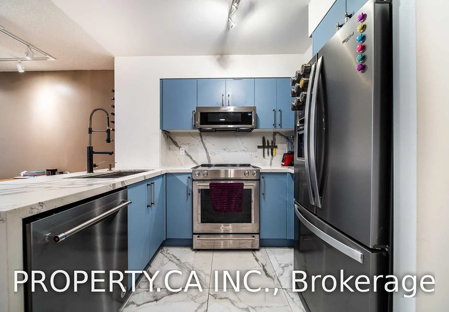 219 Fort York Blvd — Photo 3