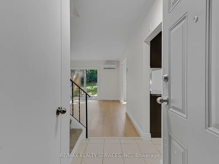 1140 Tavistock Dr #8 — Photo 2
