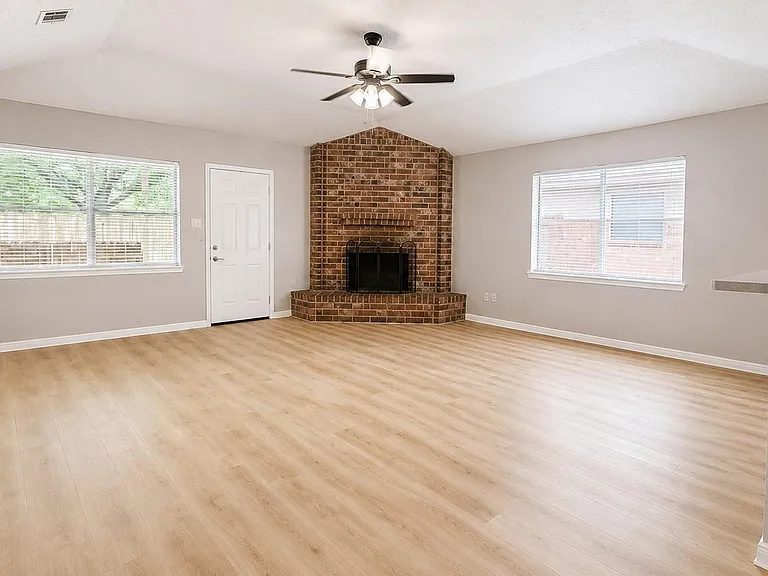 22131 Pearl Lake Dr — Photo 5