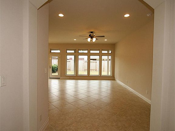 4th image of 4007 Nestra Dr