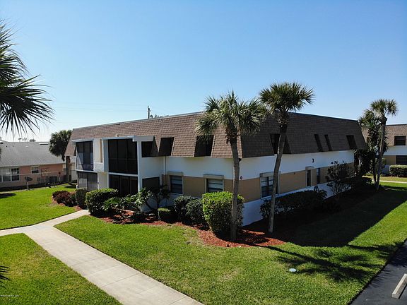 Home For Sale In PALM COLONY CLUB