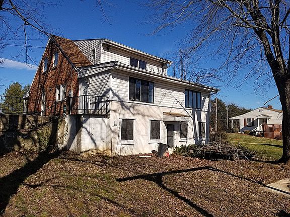 2nd image of 81 Greystone Dr