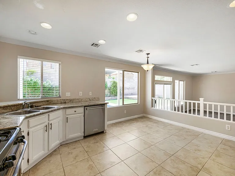 946 Saddle Horn Dr — Photo 13