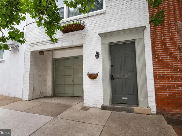 2204 Manning St, Philadelphia, PA 19103