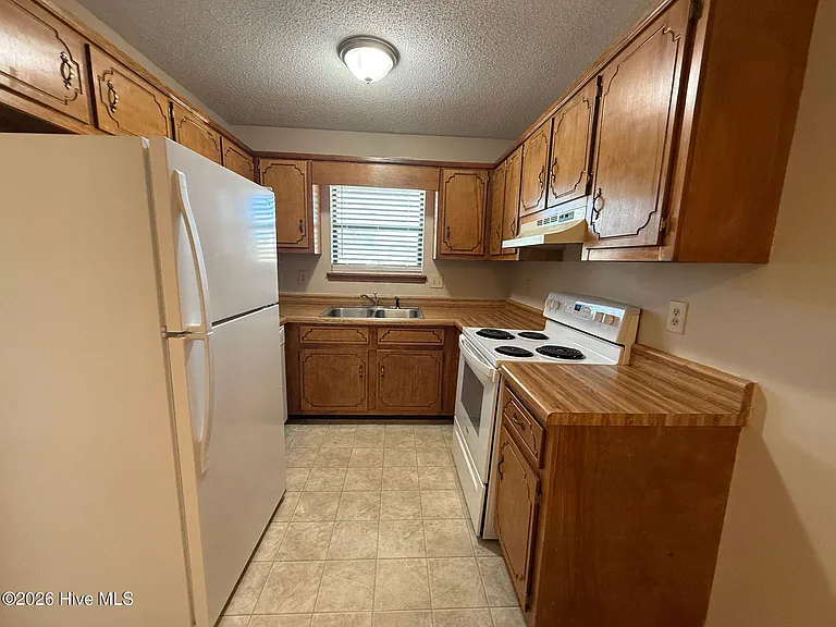 102 Pete Jones Dr #B — Photo 3