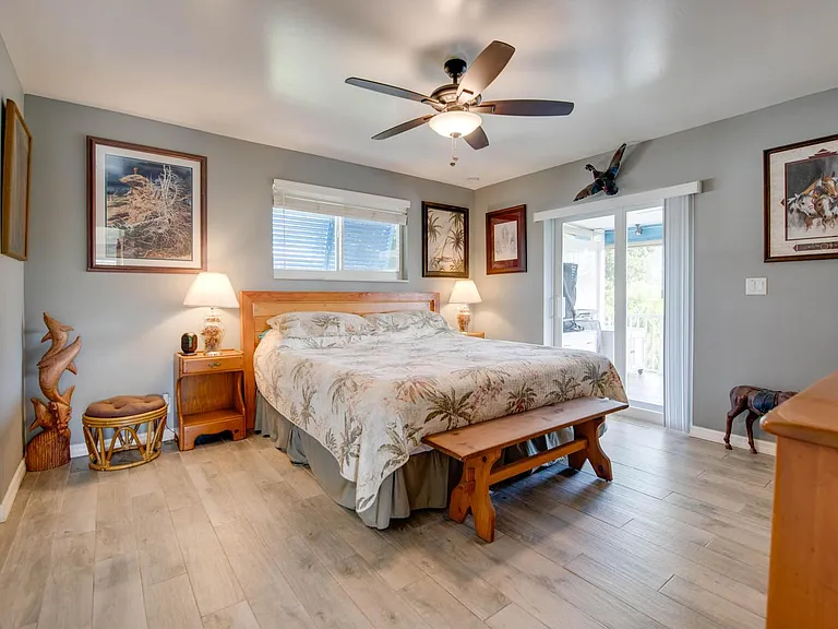 421 Ixora Dr — Photo 4