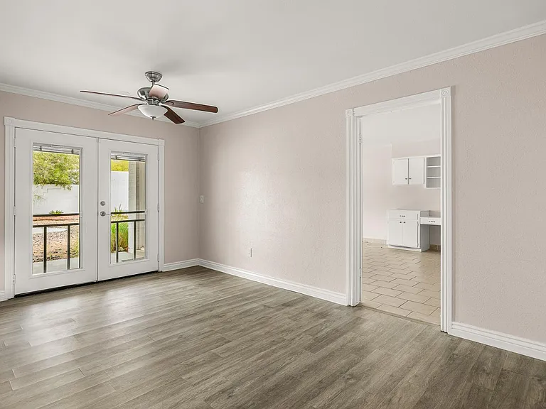 6724 N 58th Pl — Photo 10