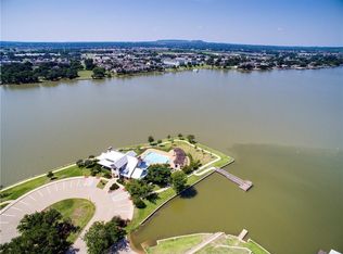 900 Waterpoint Ct E, Granbury, TX 76048