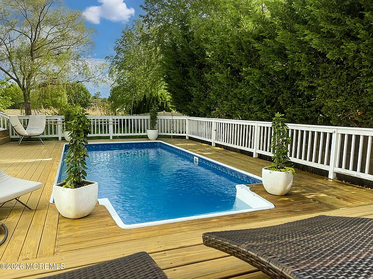 8 Jackson Ct — Photo 3