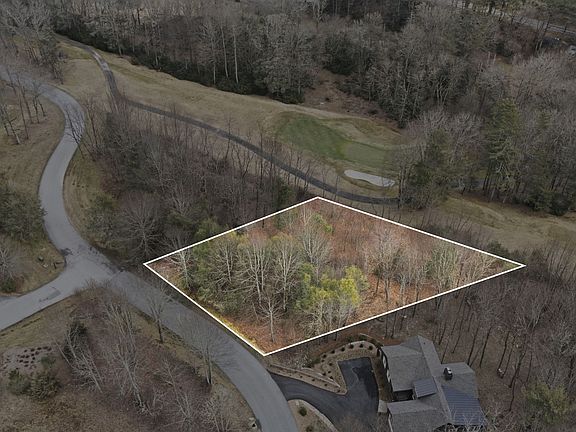 3rd image of 16 Trillium Ridge Road